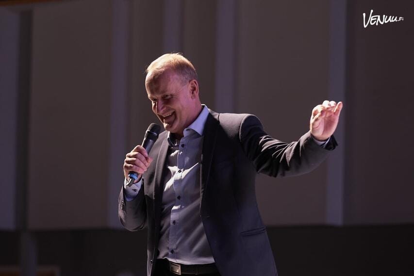 9 juontajaa tapahtumaan, jotka tekevät tilaisuudesta sujuvan