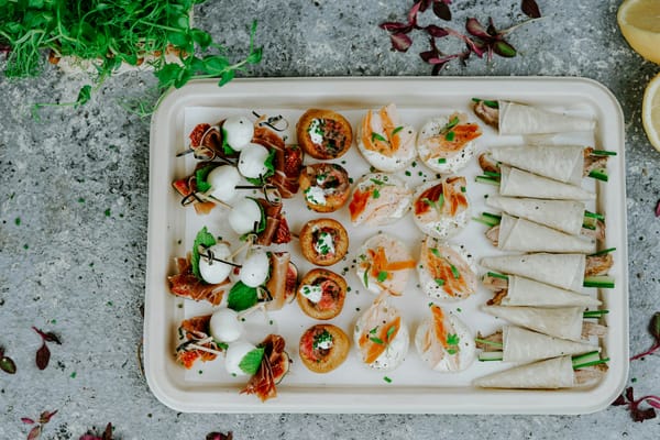 Helpot suolaiset tarjottavat juhliin – ideat, joilla onnistut ilman stressiä